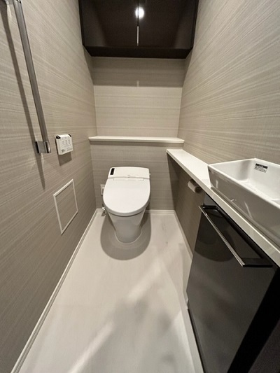 トイレ　温水洗浄暖房便座