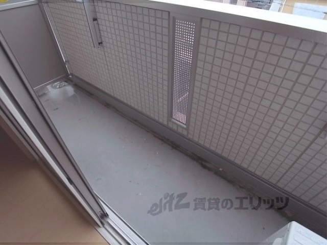 バルコニー　同タイプマンションの写真です。