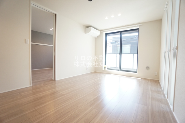 居室・リビング　広いリビングはゆったりくつろげる憩いの空間♪