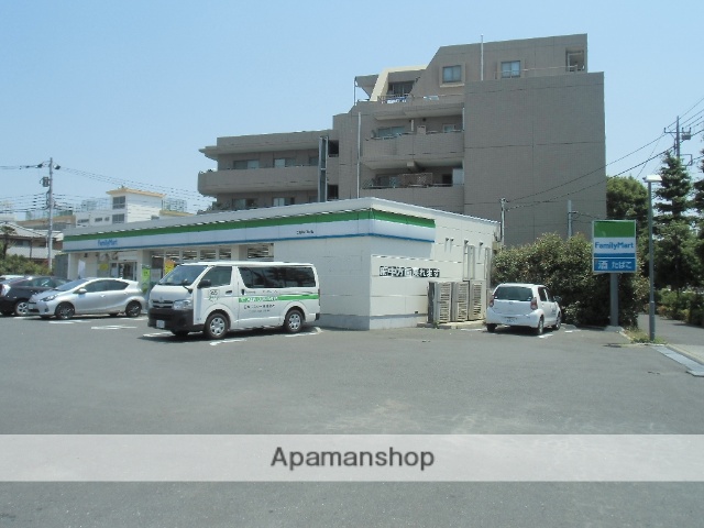 コンビニ　ファミリーマート（コンビニ）まで600m