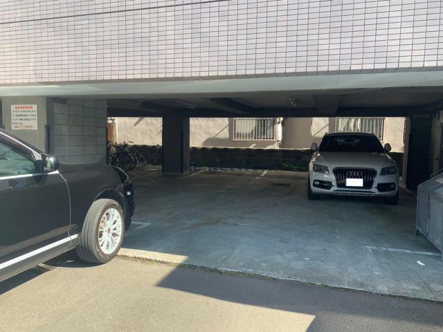 駐車場　駐車場