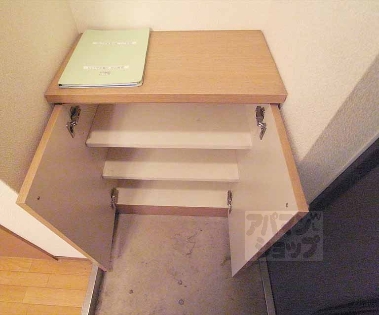 収納　玄関スペースの下駄箱