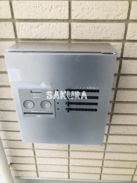 その他共有部分　外出の多い方でも安心の宅配ボックス付き♪