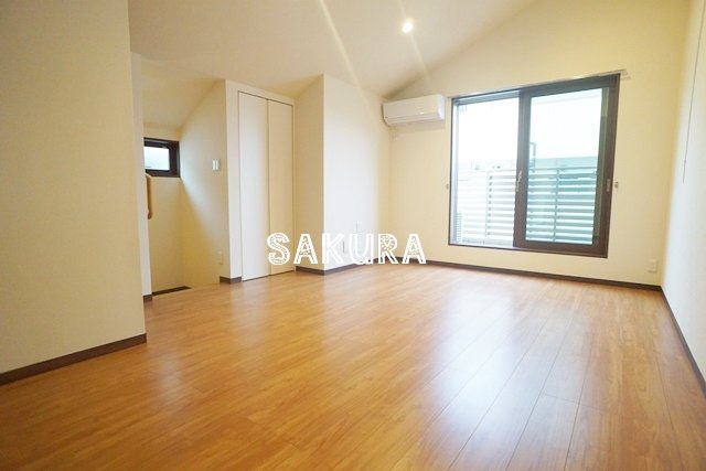 居室・リビング　開放感のあるゆったりとしたお部屋です♪