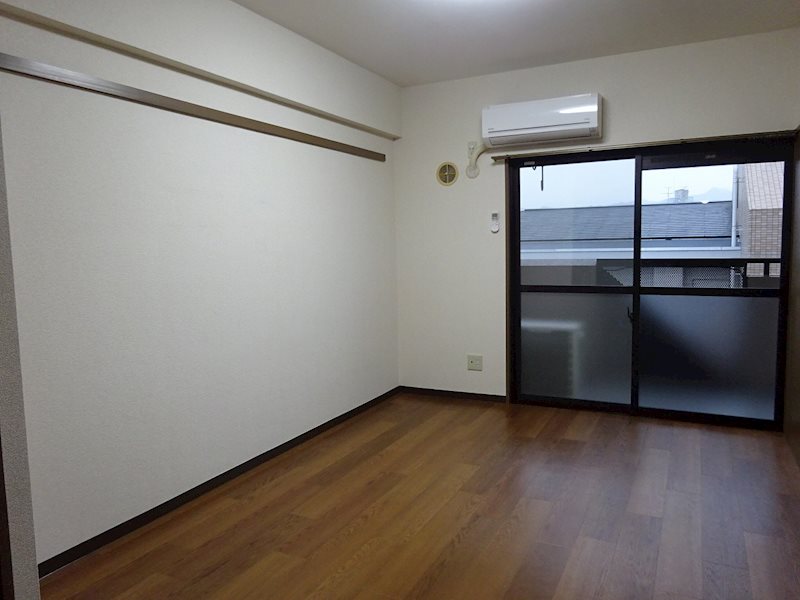 居室・リビング　※他の部屋の写真です。