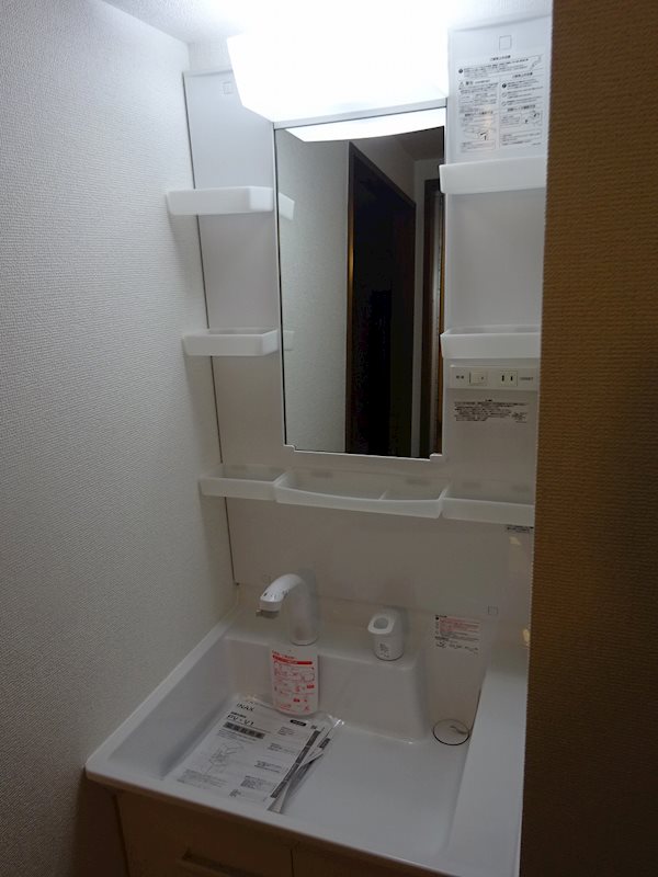 洗面設備　※他の部屋の写真です。