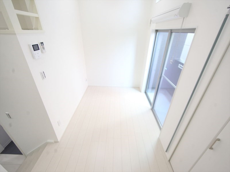 バルコニー　洋室5.1帖　ロフト5.4帖（収納にも寝室にも使えます）