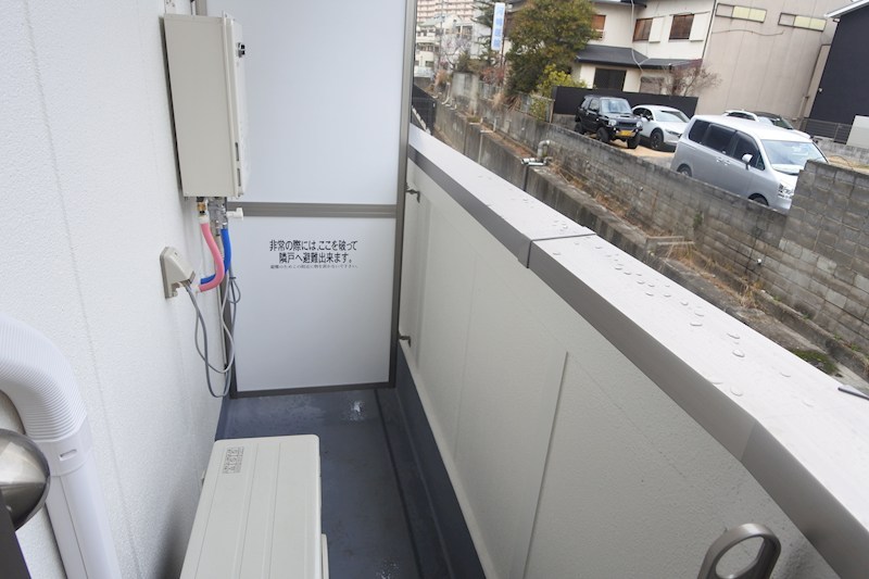 バルコニー　ベランダで気持ちよく洗濯物を乾かしましょう