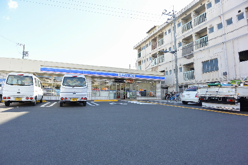 コンビニ　ローソン 牧野下島町店（コンビニ）まで244m
