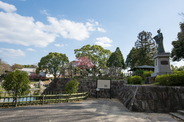 公園　高槻城跡公園（公園）まで595m