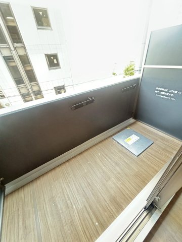 バルコニー　外からの目が気にならないバルコニーで洗濯物が干せます