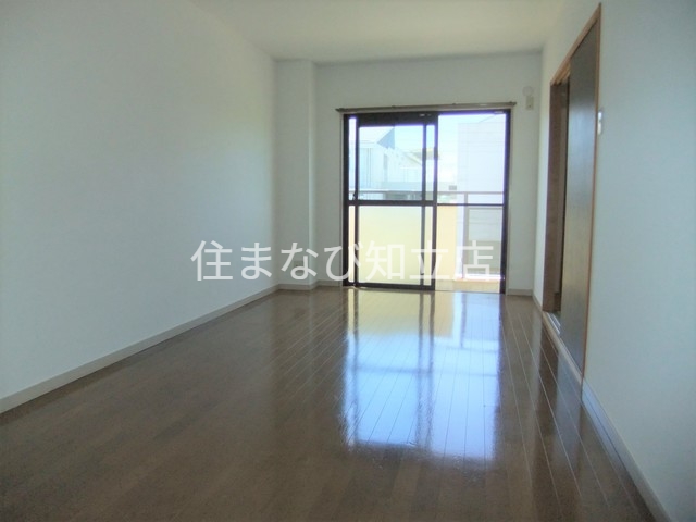 居室・リビング　同型別部屋写真