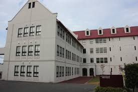 大学・短大　私立活水女子大学（大学・短大）まで329m