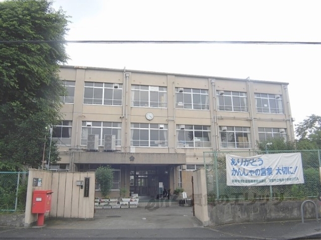 小学校　梅津小学校（小学校）まで690m