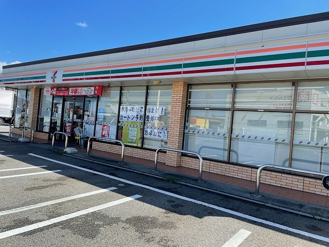 コンビニ　セブンイレブン上飯野店（コンビニ）まで500m