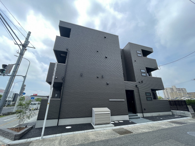 スーパー　ハローズ西古松店（スーパー）まで618m