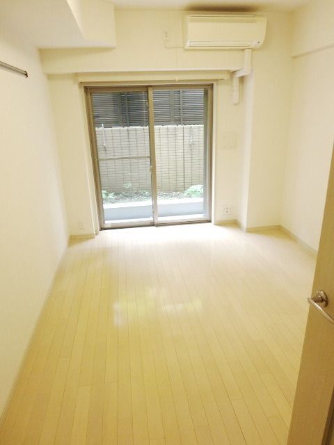 居室・リビング　★広々とした6.6帖のマンションです★