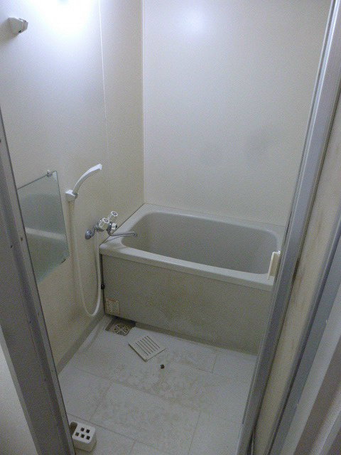 バス・シャワールーム　写真は105号室です。