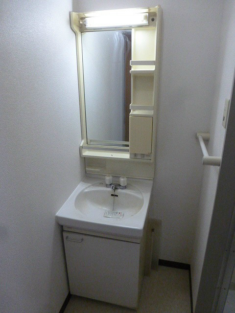 洗面設備　写真は105号室です。