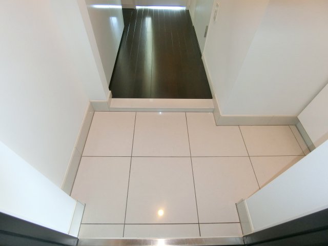 玄関　メインステージ蒲田VIエグザ ※左右反転参照