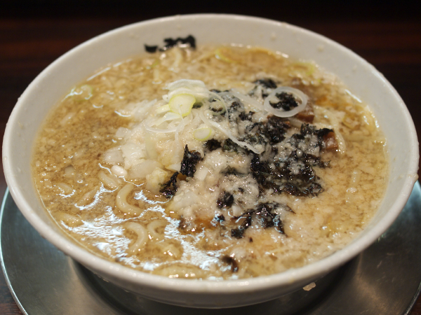 飲食店　らーめん潤（飲食店）まで844m