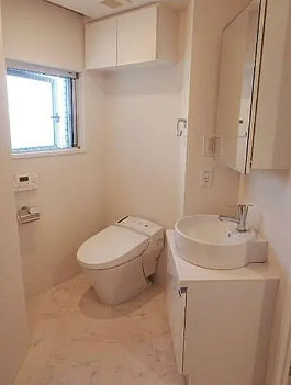 トイレ　同タイプ部屋　参考写真です