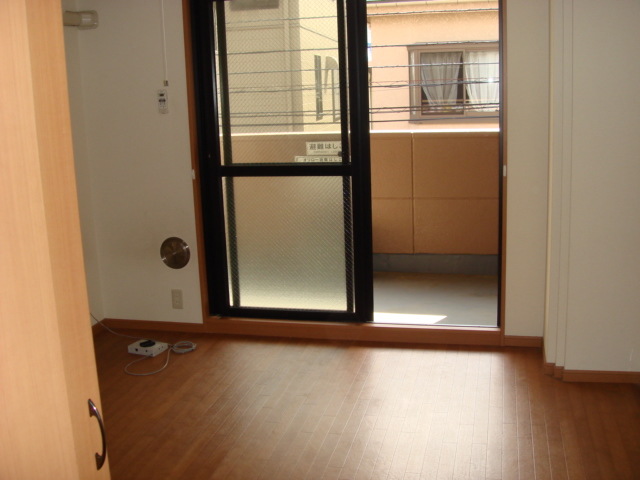 居室・リビング　広々とした洋室♪