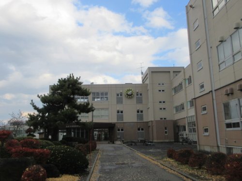 中学校　国立弘前大学教育学部附属中学校（中学校）まで661m