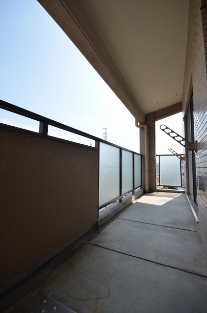 バルコニー　同物件、別号室