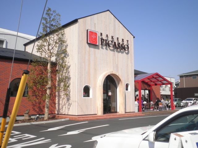 飲食店　ＰＩＣＣＡＳＯ（飲食店）まで240m