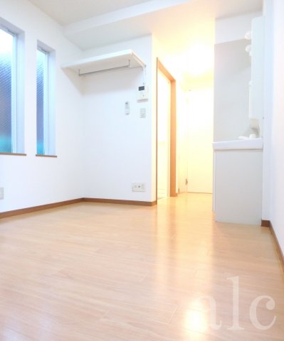 洗面設備　独立洗面台で身支度をすべて済ませてしまいましょう