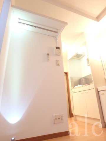 その他部屋・スペース　2面採光で明るいお部屋です。