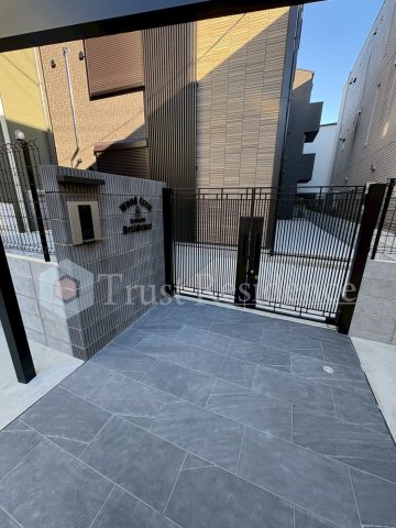 エントランス　清潔なエントランスです