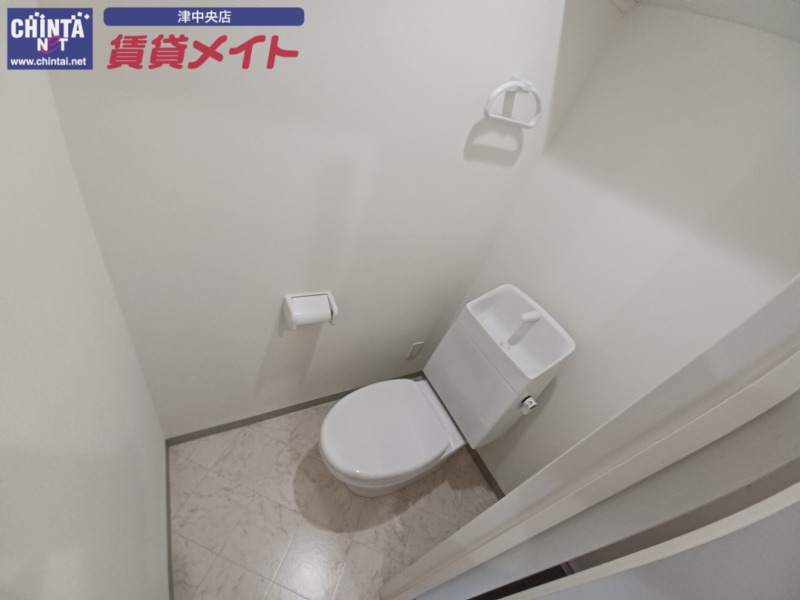 トイレ　同型参考写真