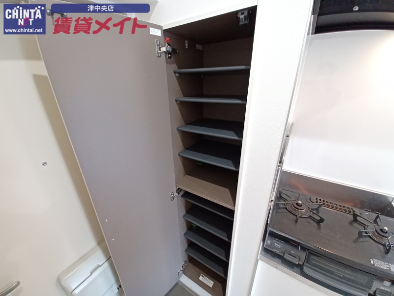 収納　同型参考写真