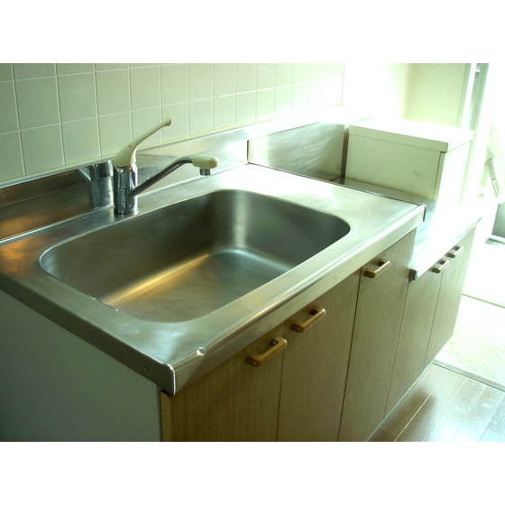 キッチン　コンパクトなキッチンで掃除もラクラク