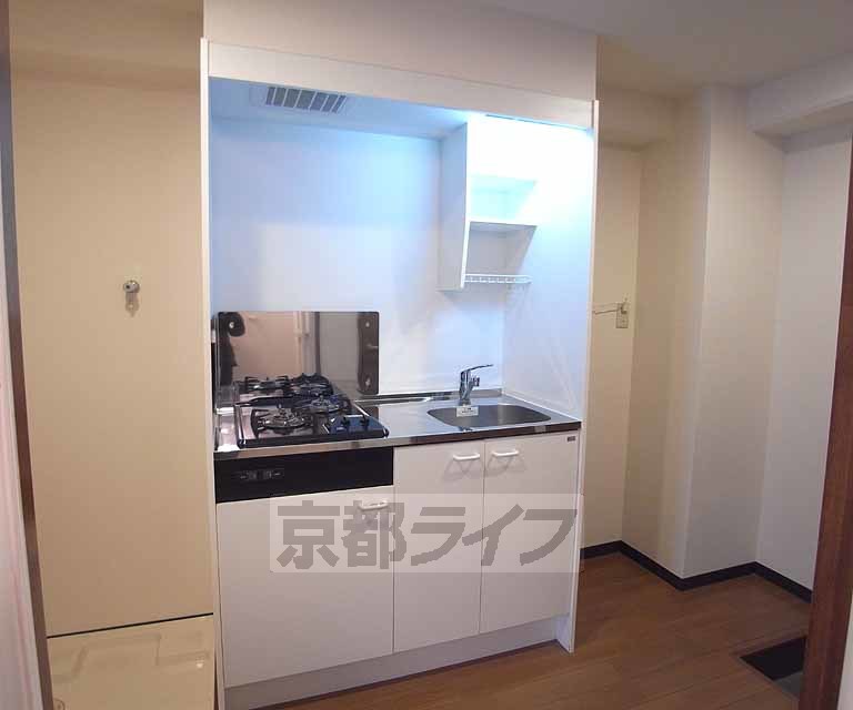 キッチン　２２口ガスコンロが付いてて機能的！