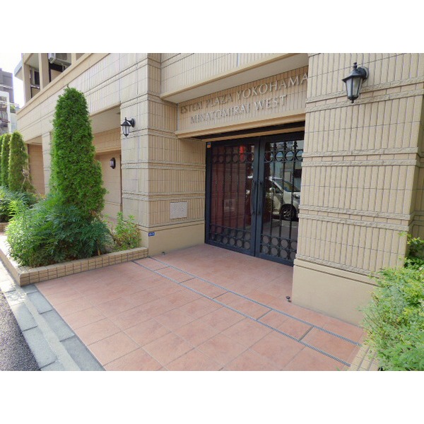 エントランス　人気のマンションです