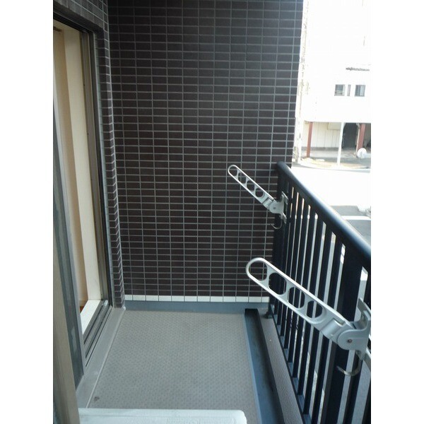 バルコニー　※同タイプ別号室の画像です