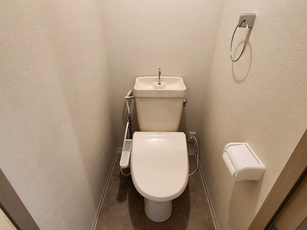 トイレ　癖になるウォシュレット完備