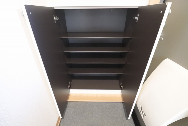 玄関　シューズボックス