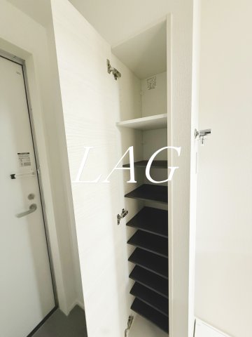 玄関　玄関です。（同仕様設備です）