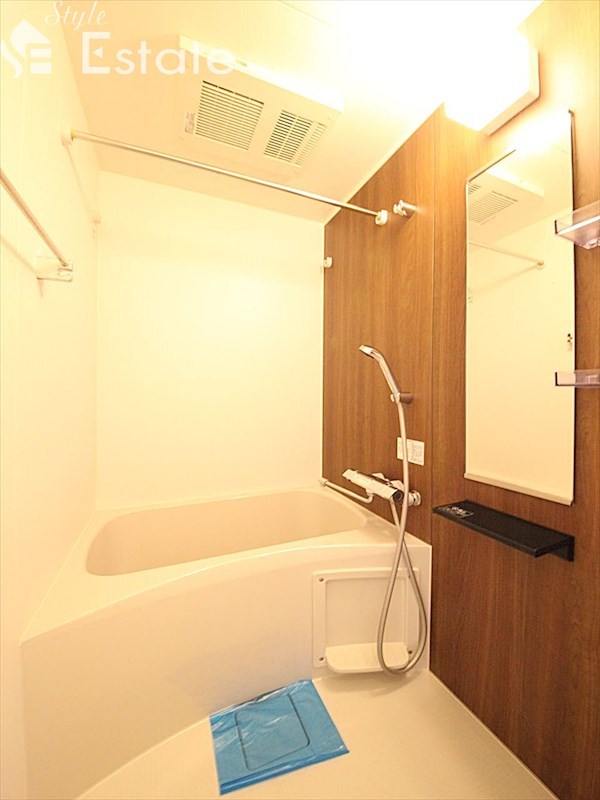 バス・シャワールーム　バスルーム