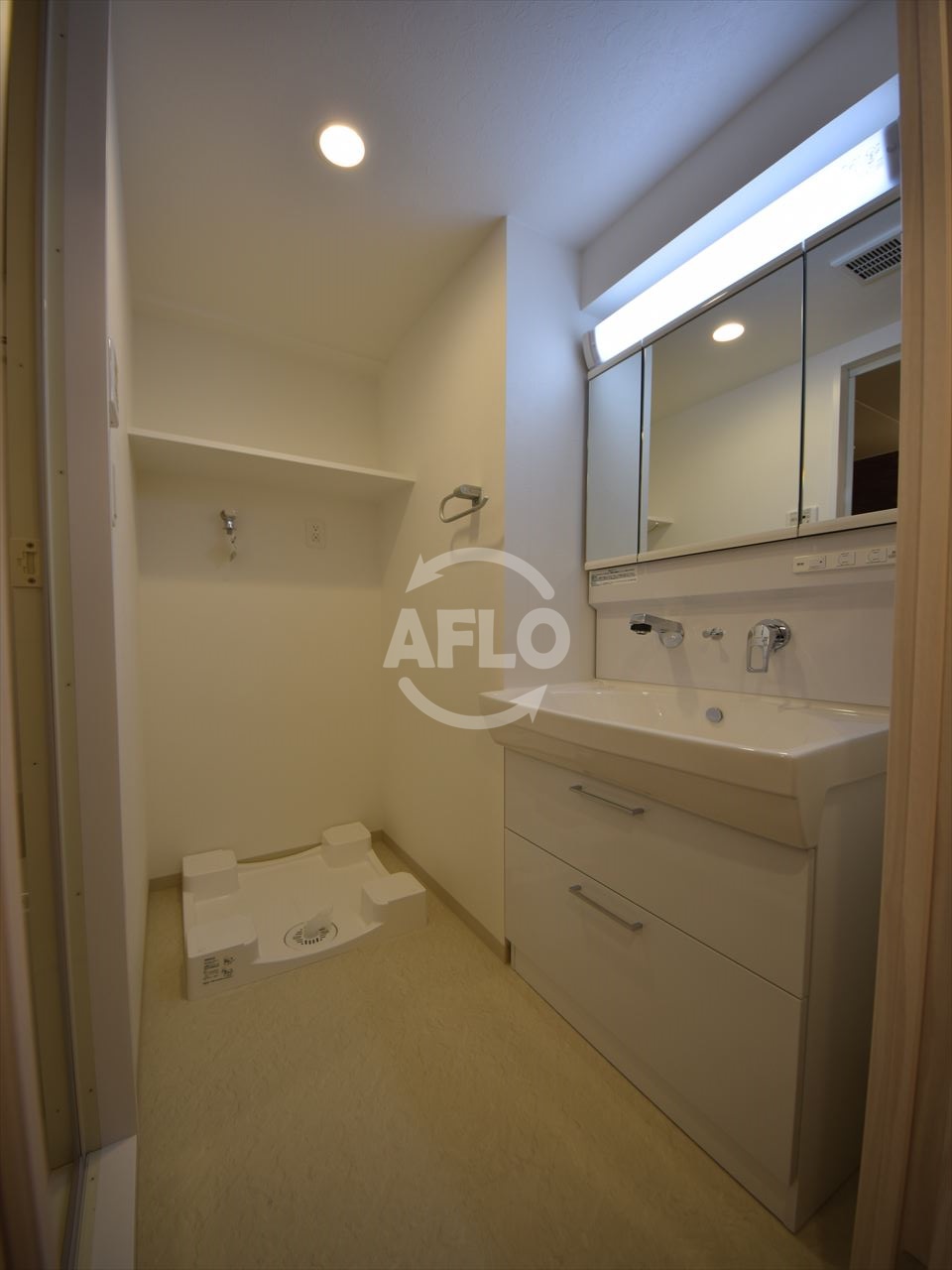 洗面設備　スプランディッド安土町　洗面脱衣所