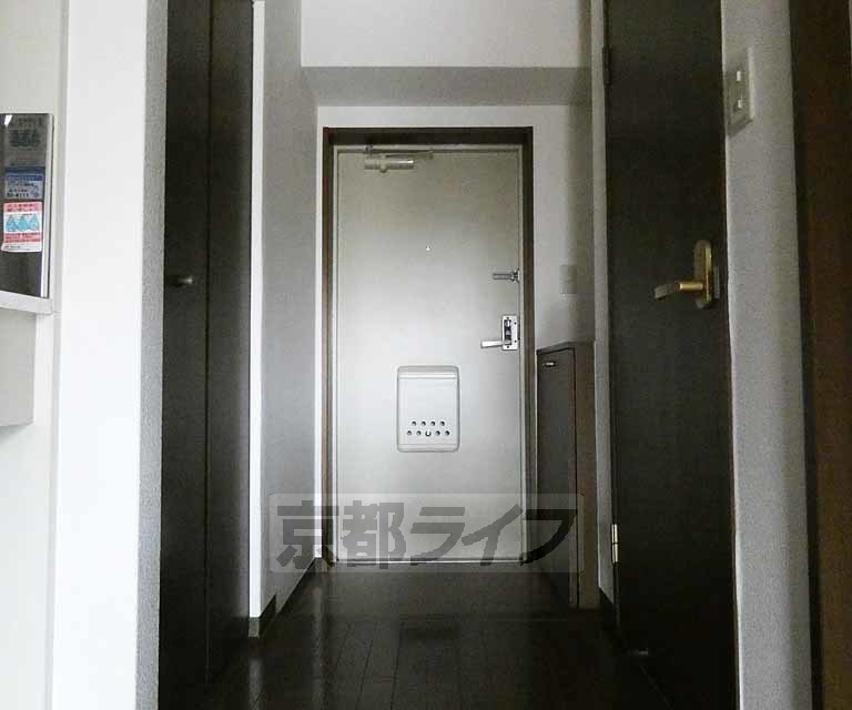 玄関　広めの玄関です。