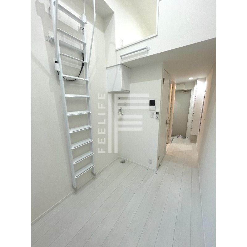 玄関　別部屋の写真です、ご参考までに。