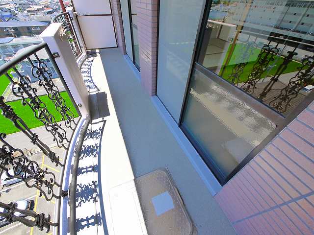 バルコニー　外からの目が気にならないバルコニーで洗濯物が干せます