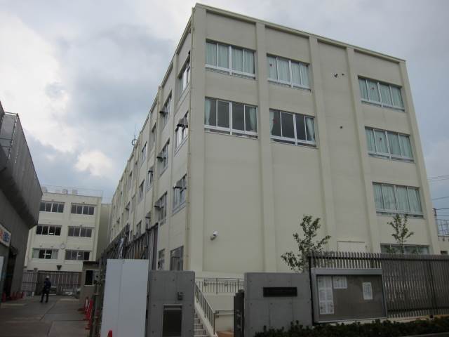 中学校　板橋第二中学校（中学校）まで383m