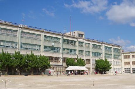 小学校　門真市立上野口小学校（小学校）まで822m