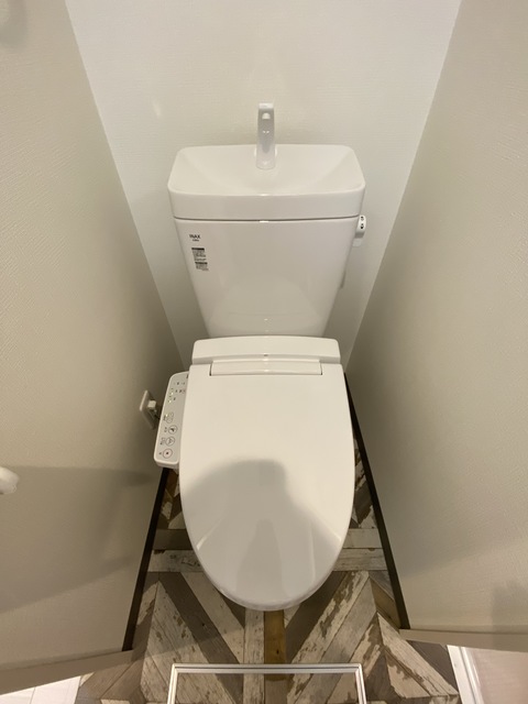 トイレ　勿論シャワートイレ完備